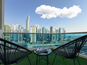 3-BDR Marina Gem w Stunning Yacht Bay Views